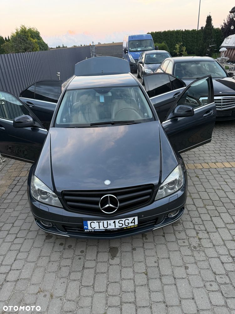 Mercedes-Benz Klasa C 320 CDI DPF 7G-TRONIC Avantgarde - 8