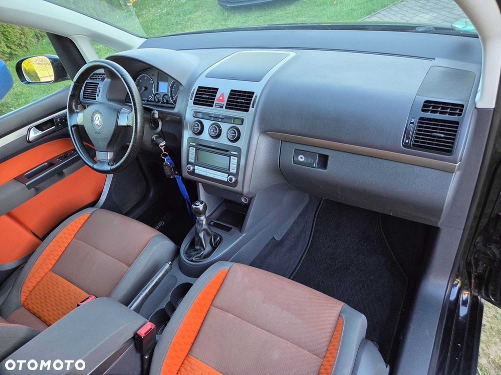 Volkswagen Touran - 6