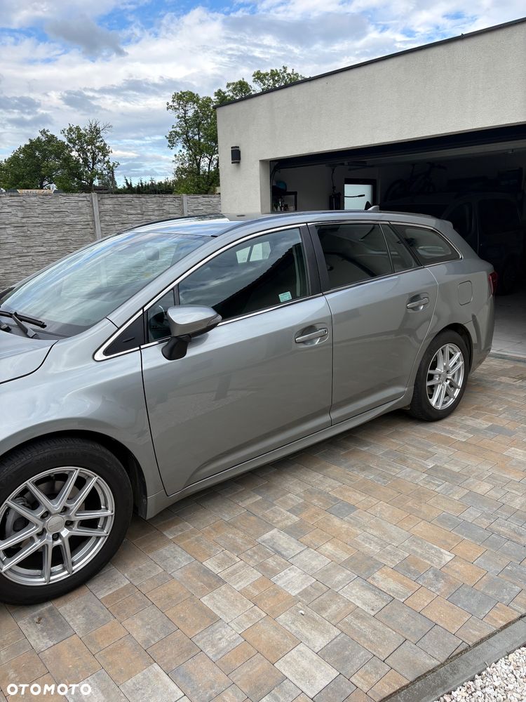 Toyota Avensis 1.6 D-4D Active - 2