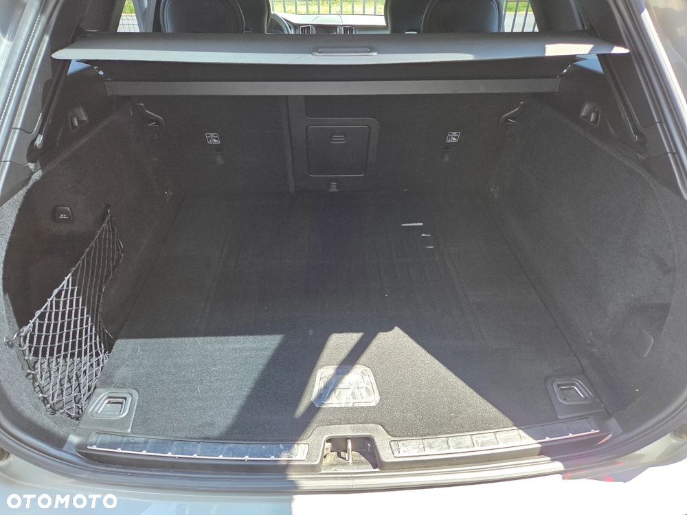 Volvo XC 60 B4 B Plus Dark - 13
