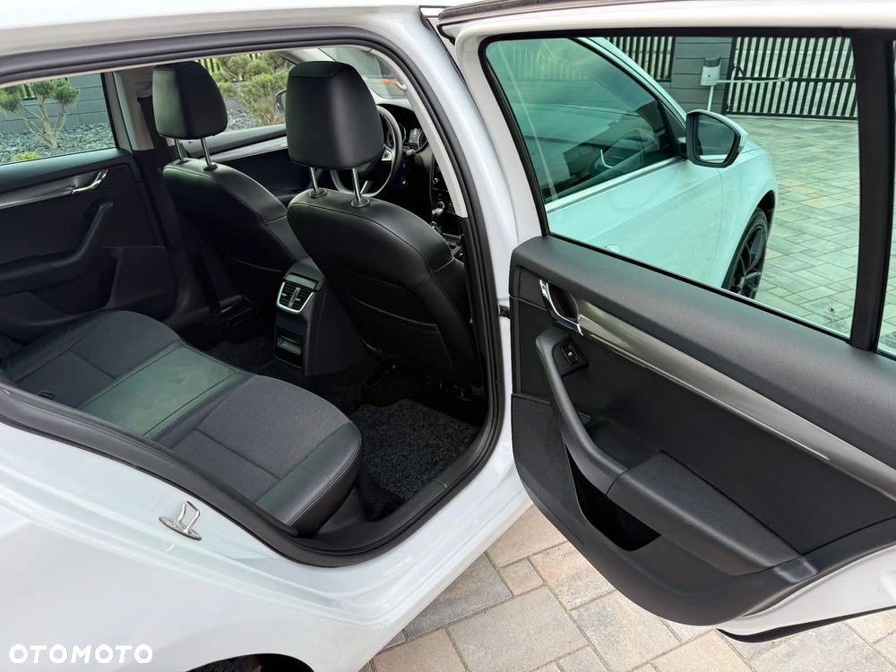 Skoda Octavia 1.6 TDI Premium Edition - 32