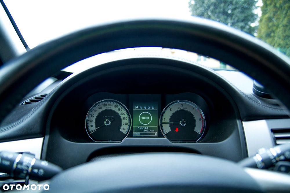 Jaguar XF - 15