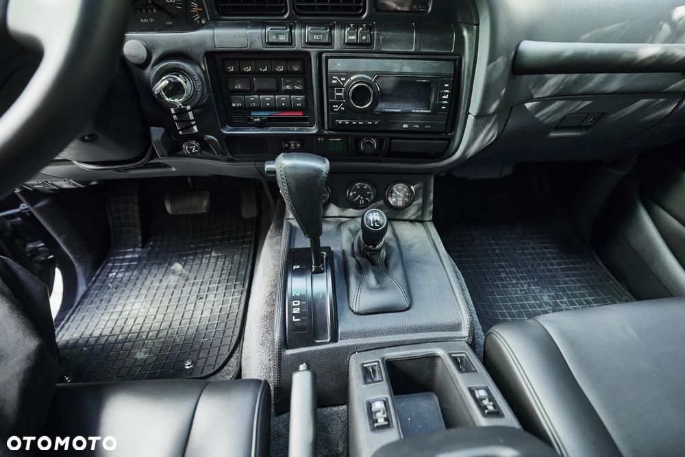Toyota Land Cruiser - 22