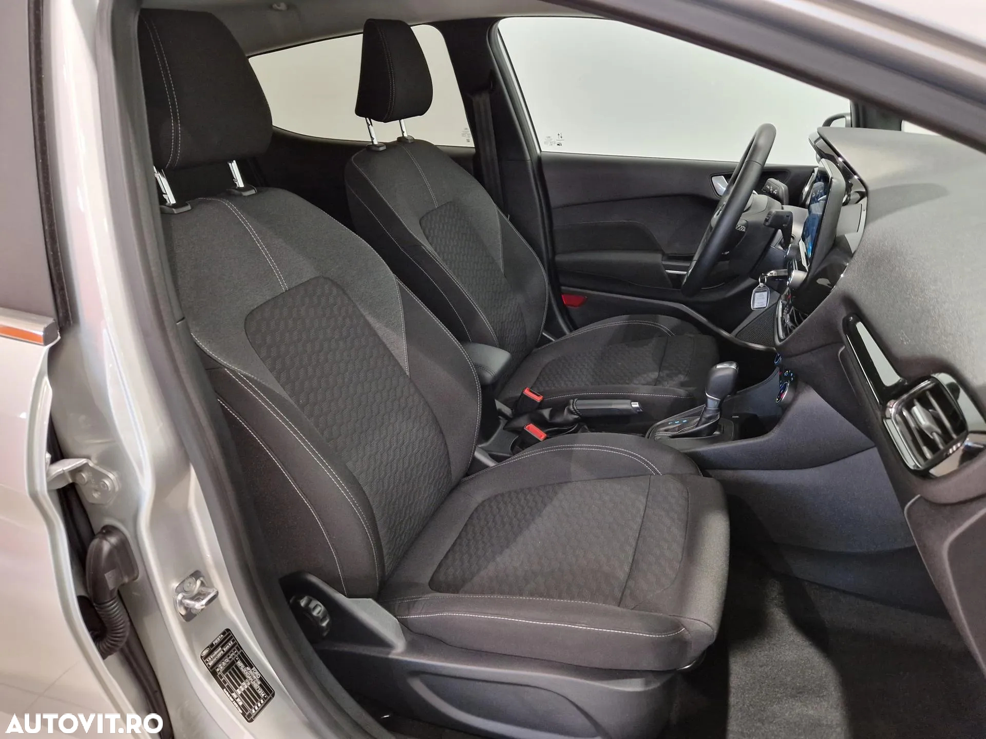Ford Fiesta 1.0 EcoBoost 7DCT mHEV Titanium - 13