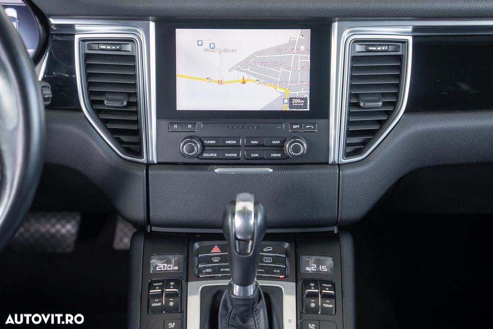 Porsche Macan - 16