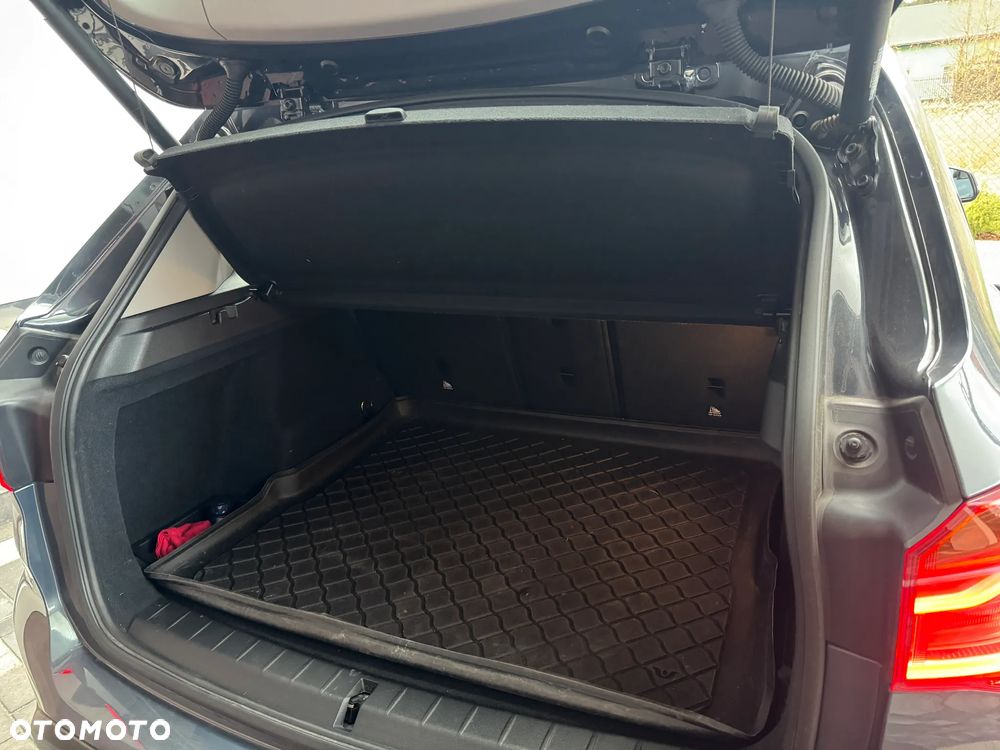 BMW X1 sDrive18i Advantage - 19