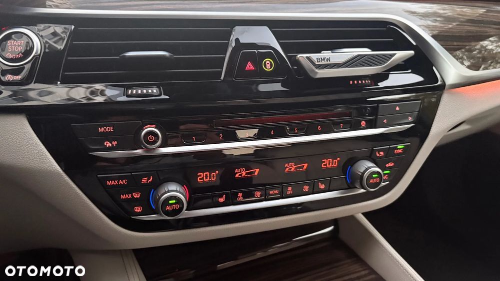 BMW Seria 5 530i xDrive M Sport sport - 25