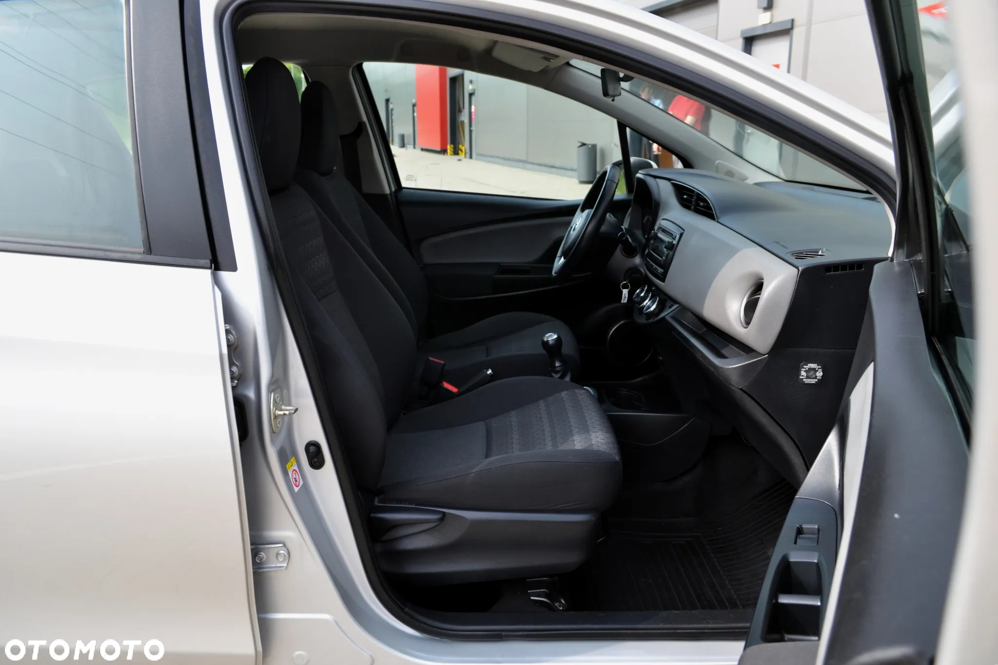 Toyota Yaris 1.0 Life EU6 - 11
