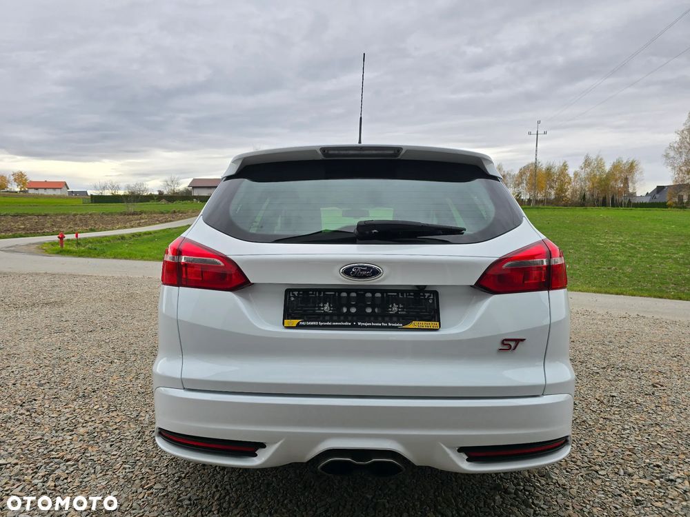 Ford Focus 2.0 EcoBoost ST mit Leder-Exclusiv-Paket - 27