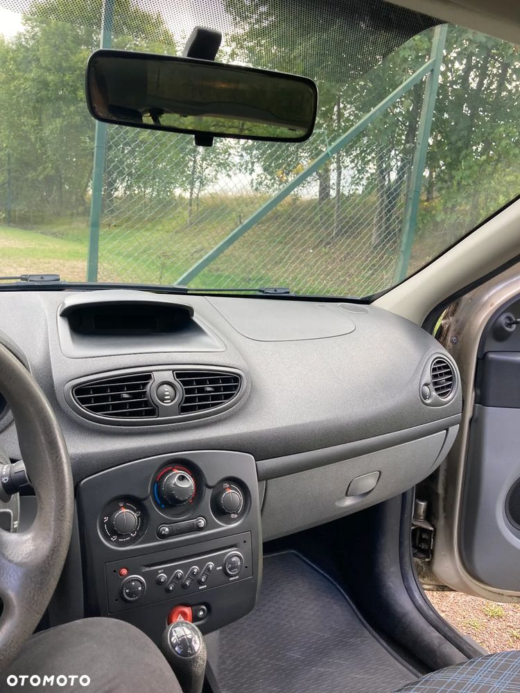 Renault Clio - 20