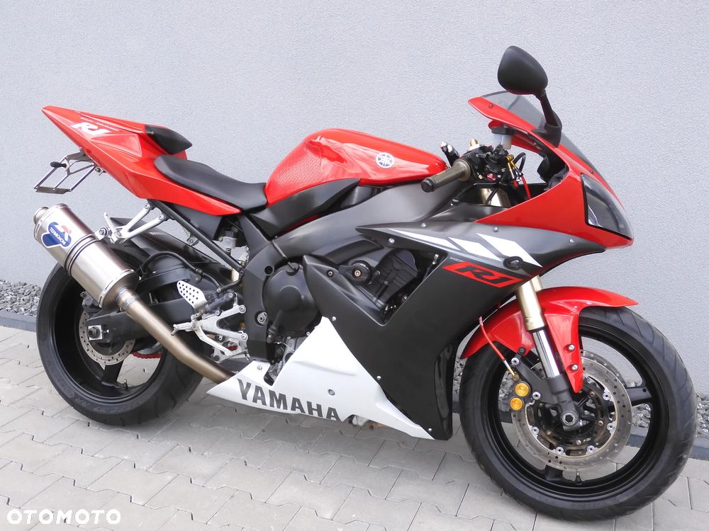 Yamaha R1 - 2