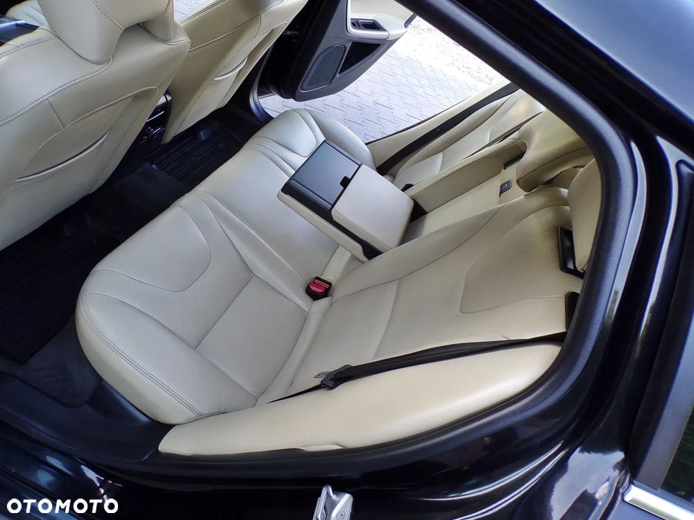 Volvo V60 D3 Summum - 28