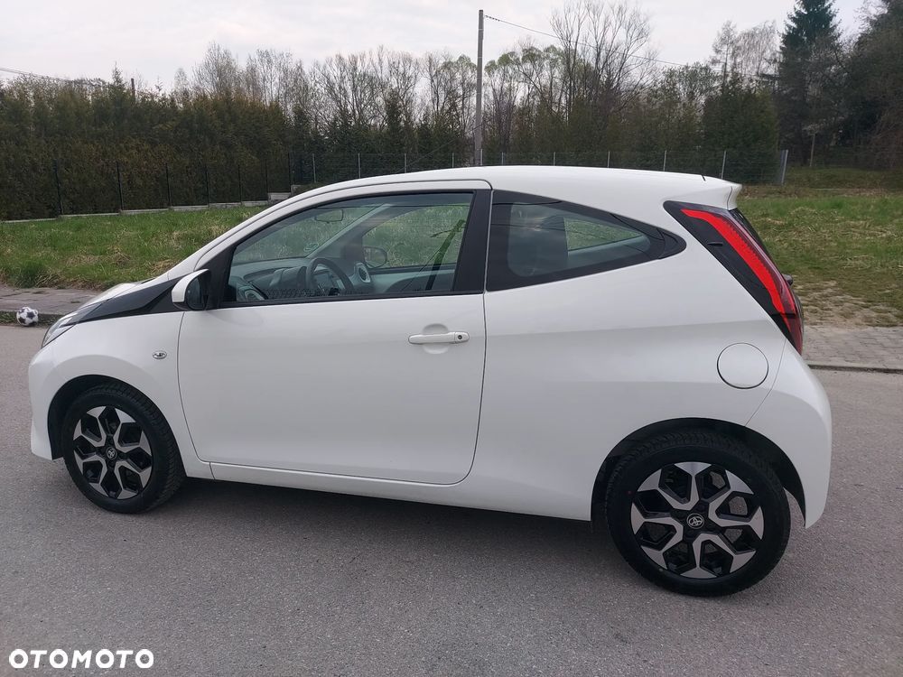 Toyota Aygo x-play - 4