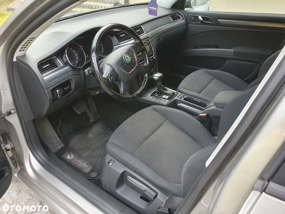 Skoda Superb 2.0 TDI DSG Active - 8