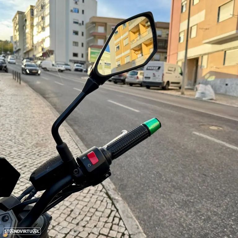 Kawasaki ZR 900 B - 14