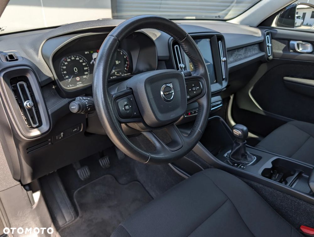 Volvo XC 40 T3 Momentum - 21