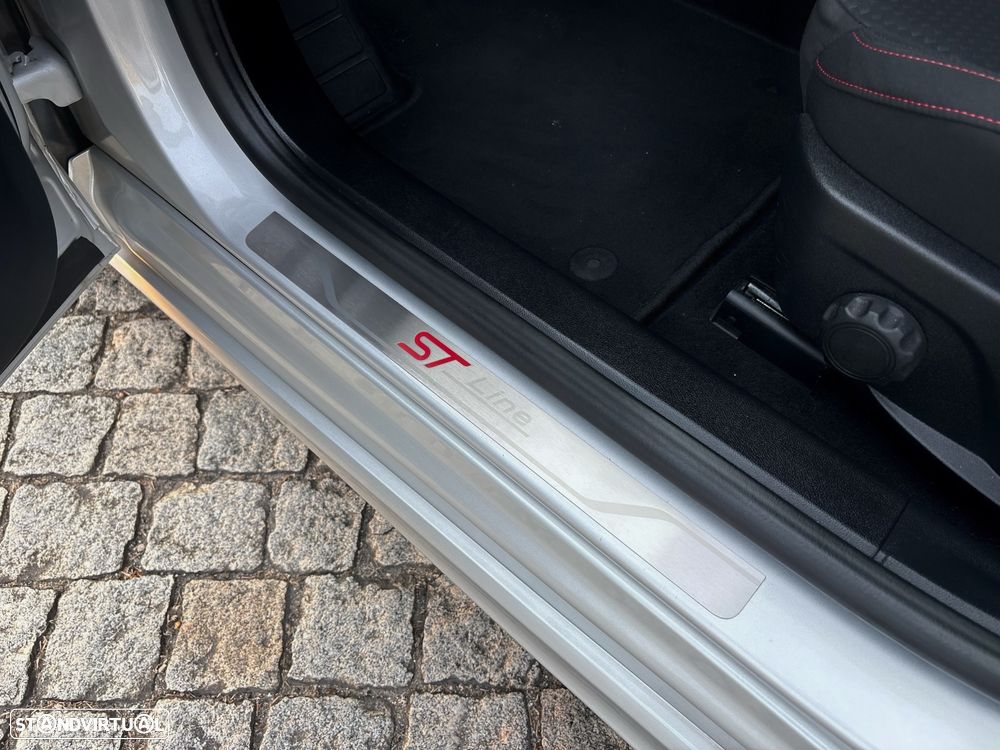 Ford Focus 1.0 EcoBoost MHEV ST-Line - 8