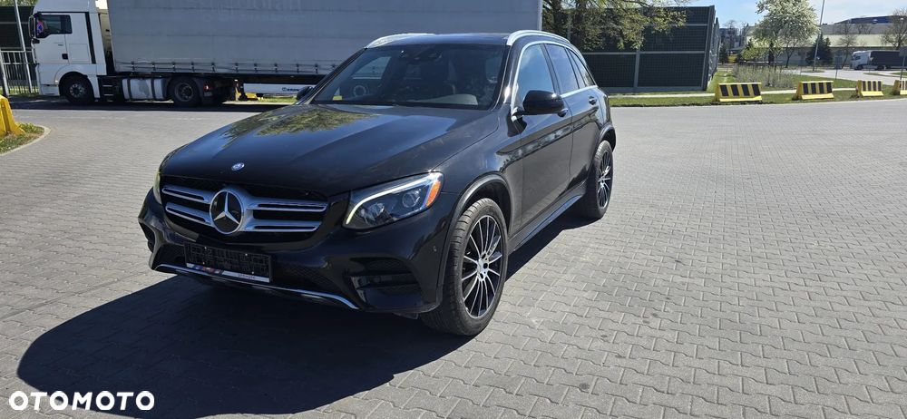 Mercedes-Benz GLC 300 4Matic 9G-TRONIC AMG Line - 2