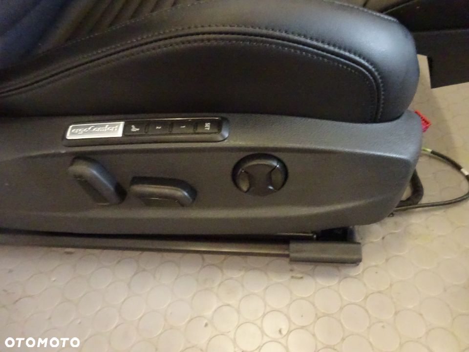 fotele kanapa boczki skora Sedan VW Passat B8 FL UK czesci - 7