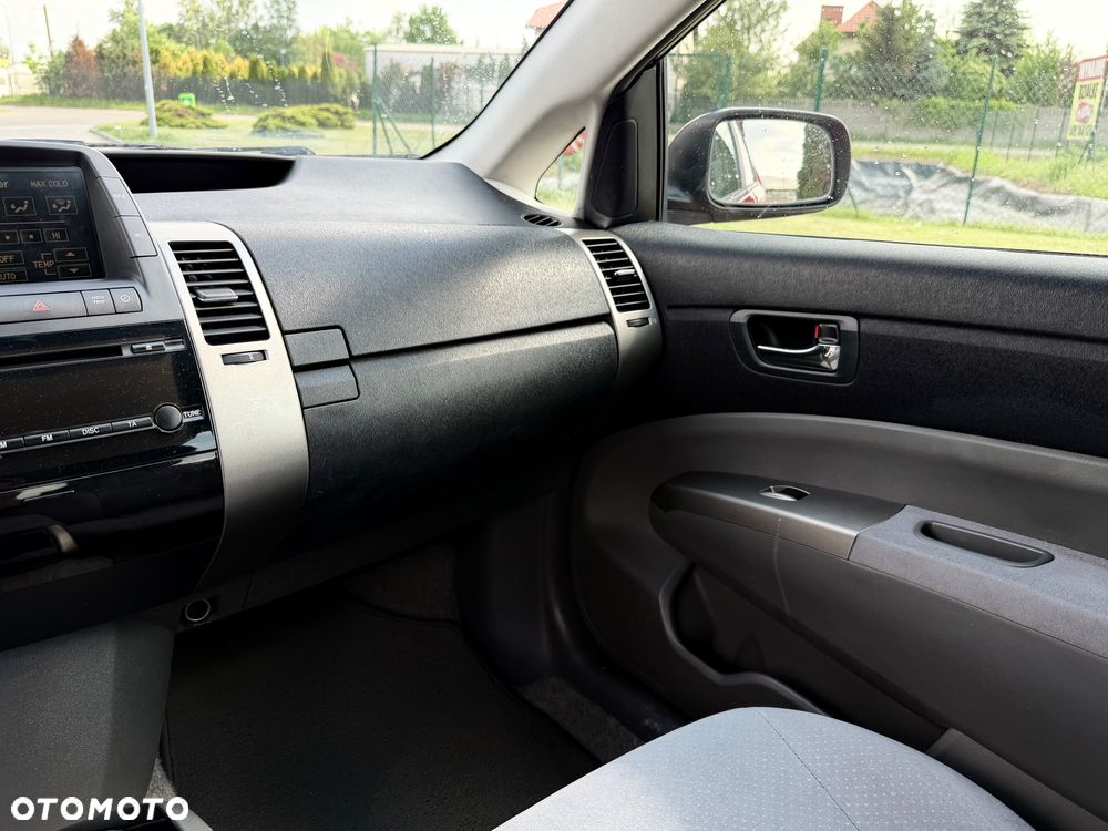 Toyota Prius 1.5 VVT-i Sol - 14