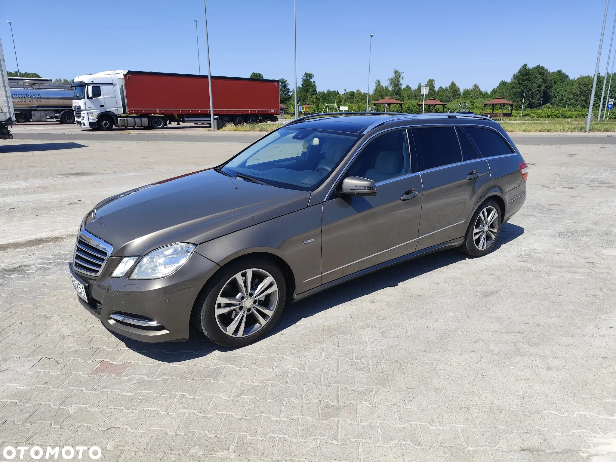 Mercedes-Benz Klasa E 200 T CDI DPF BlueEFFICIENCY Automatik Avantgarde - 2