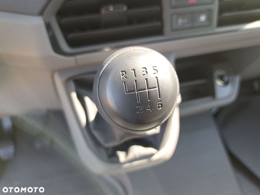 Volkswagen Crafter 35 furgon wysoki dach, 2,0 TDI 177KM, przedni, 6-bieg manualna 3640 mm, Euro 6 - 34