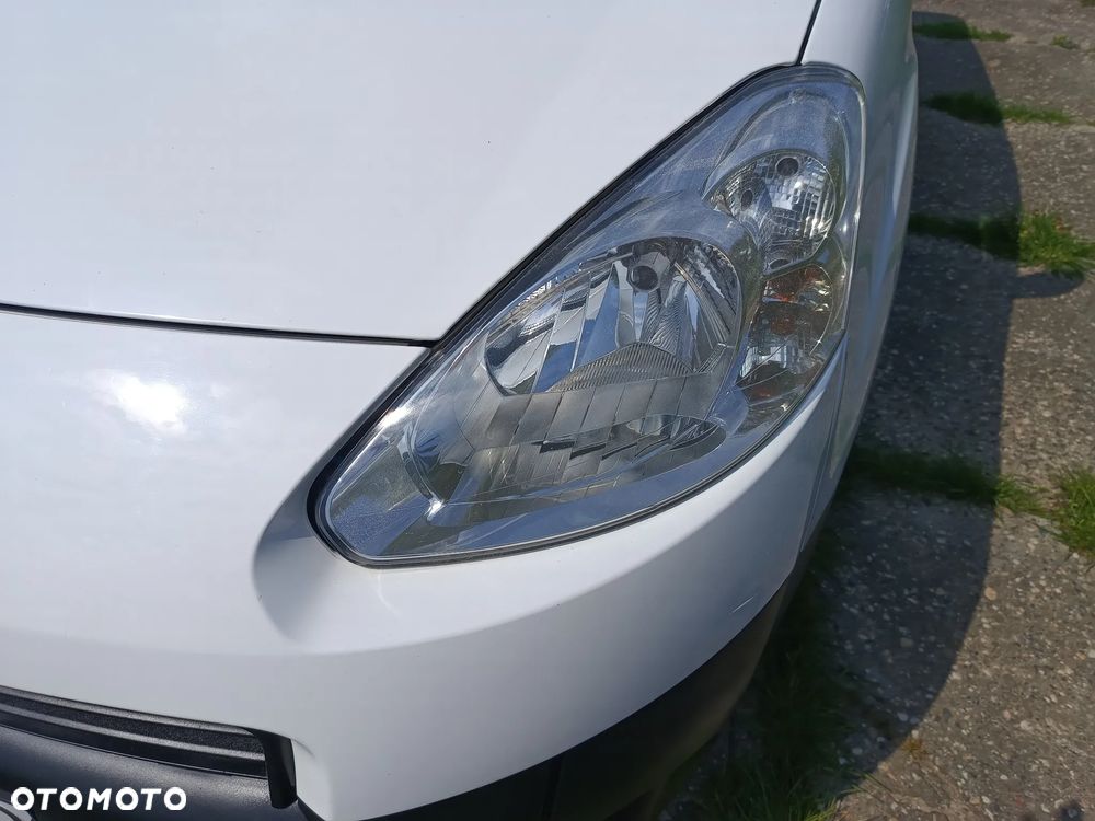 Peugeot Partner 1.6 Hdi 90 kM manual, 2012 rok WEBASTO paka jak NOWA Stan bardzo dobry!! NISKIE SPALANIE- BEZWYPADKOWY! - 17