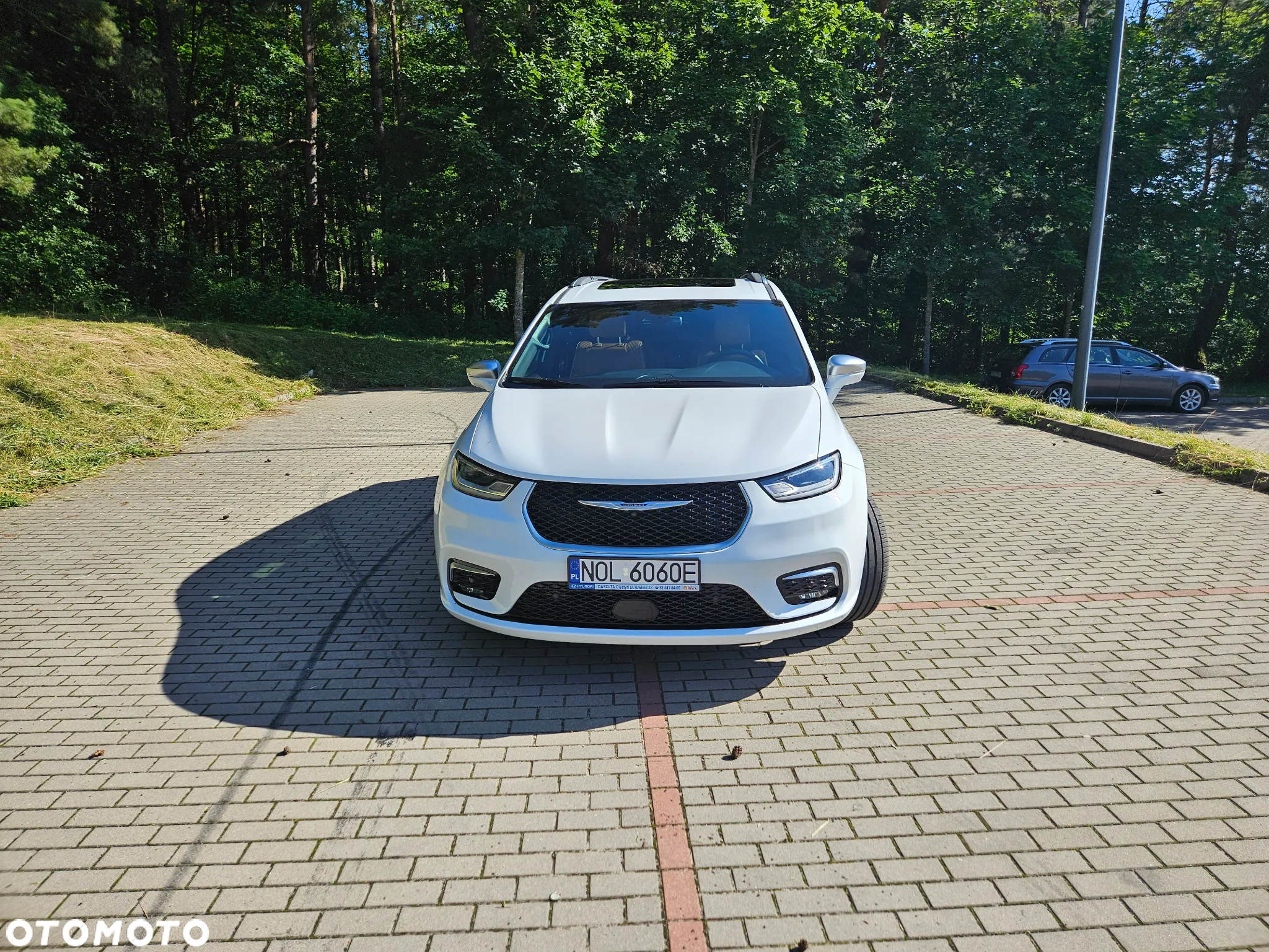 Chrysler Pacifica - 2