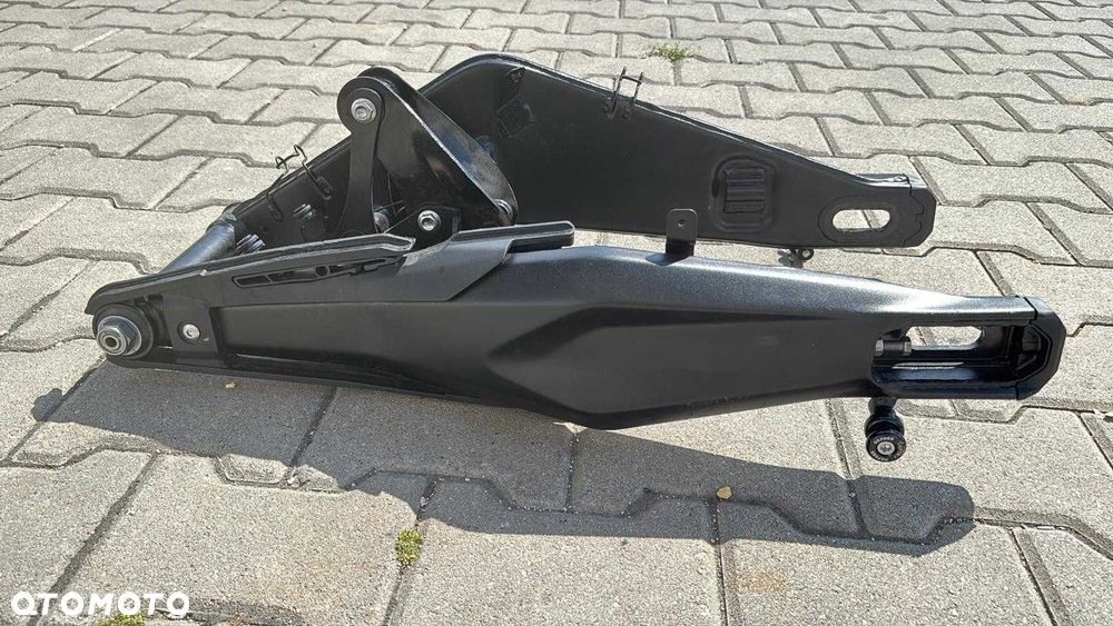 Wachacz Tył Triumph Tiger Sport 800. 2023-25 [1600] - 2