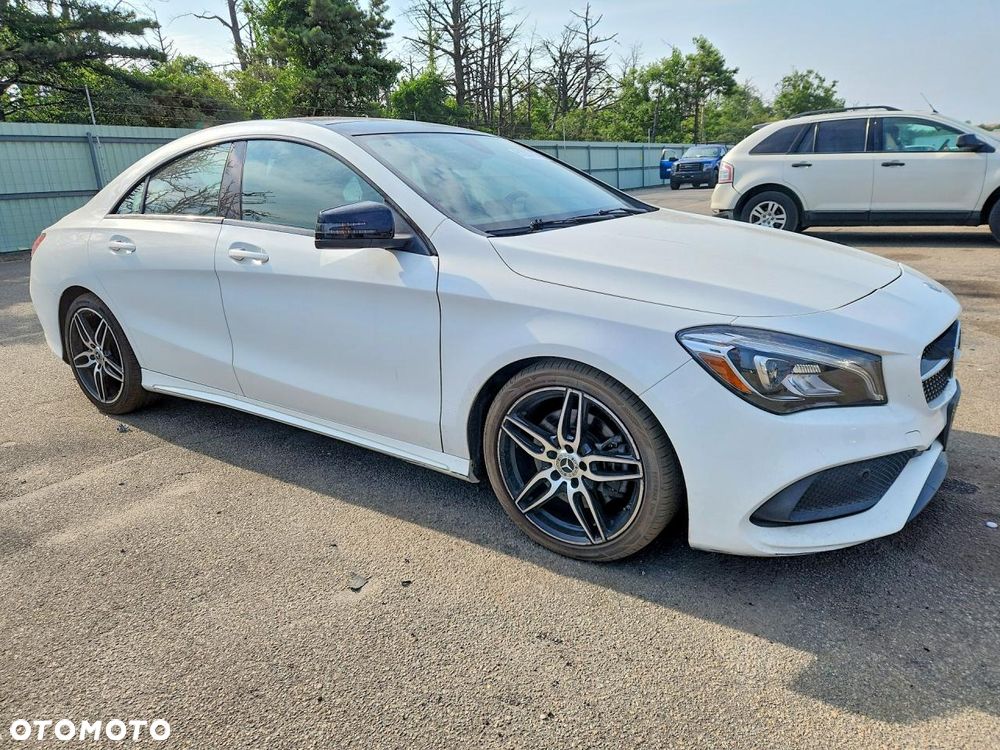 Mercedes-Benz CLA 250 4Matic 7G-DCT AMG Line - 3