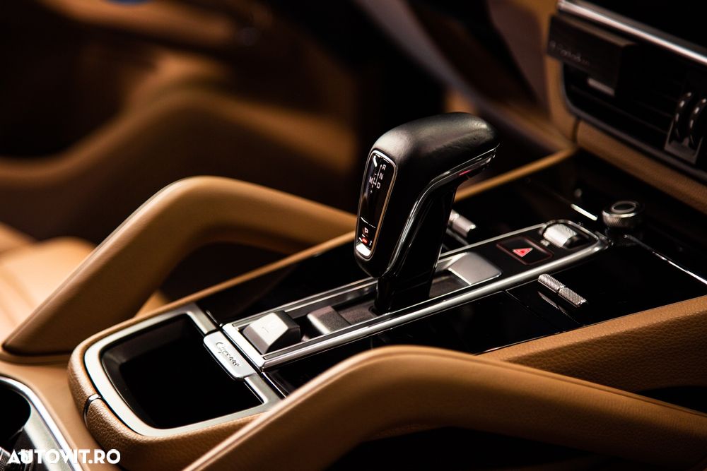 Porsche Cayenne - 22