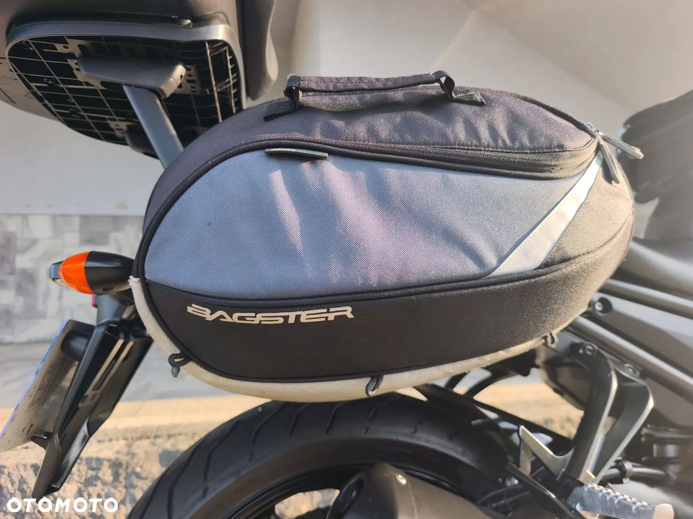 Yamaha FZ8 - 7