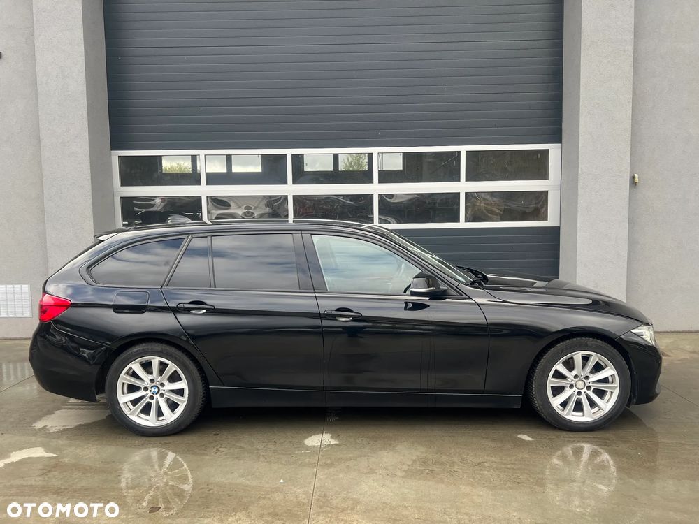 BMW Seria 3 320d Sport Line - 2