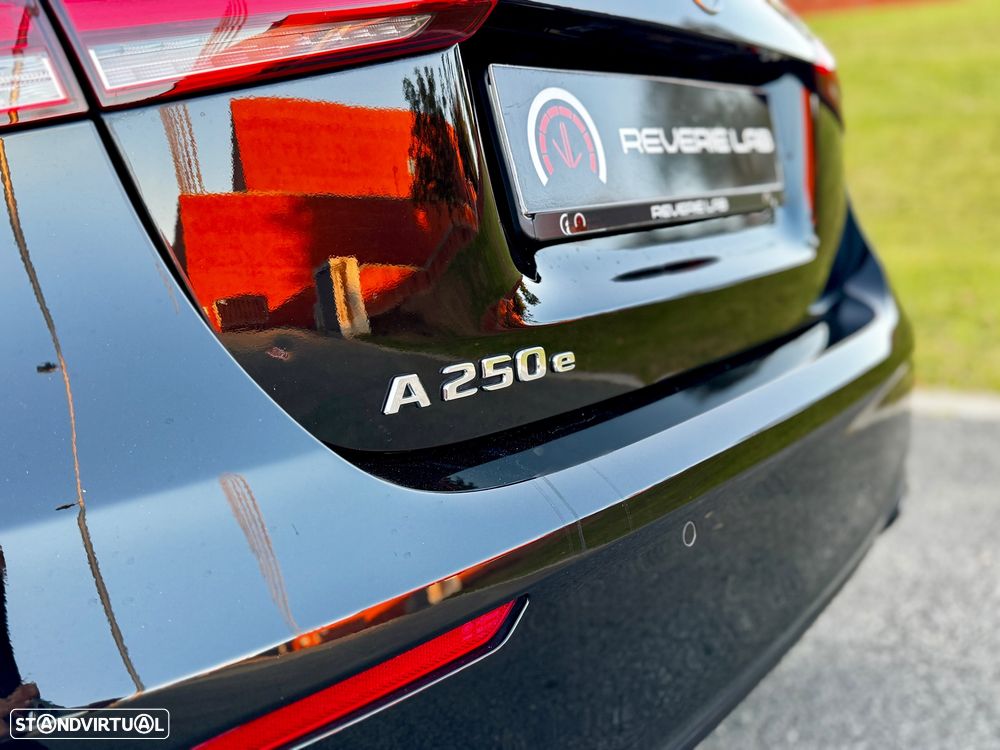 Mercedes-Benz A 250 e 8G-DCT Edition AMG Line - 12