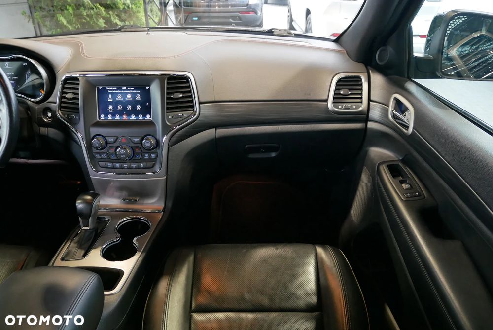 Jeep Grand Cherokee - 17