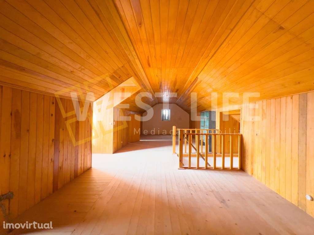 Apartamento com 2 lojas no centro da Vila de Mafra - Grande imagem: 2/39