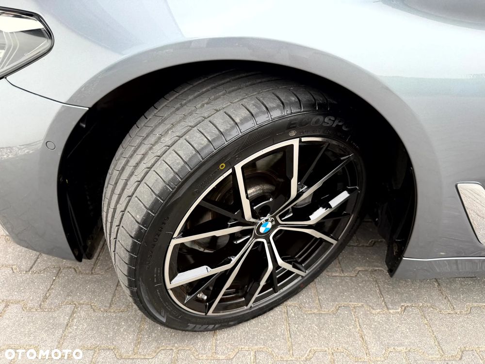 BMW Seria 5 520i - 35