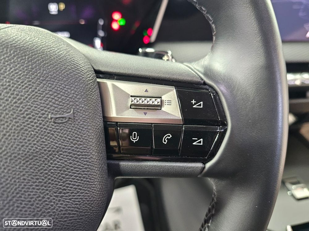 DS DS4 1.2 PureTech Rivoli EAT8 - 17