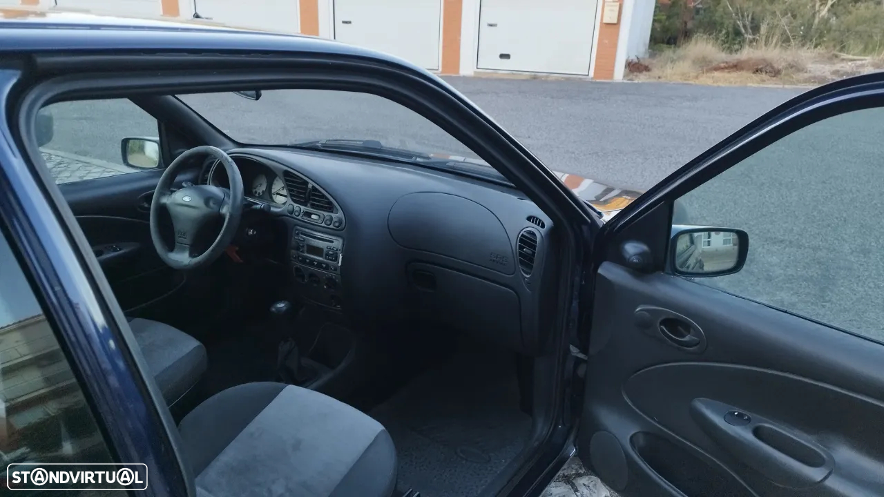 Ford Fiesta 1.25 Ghia - 15