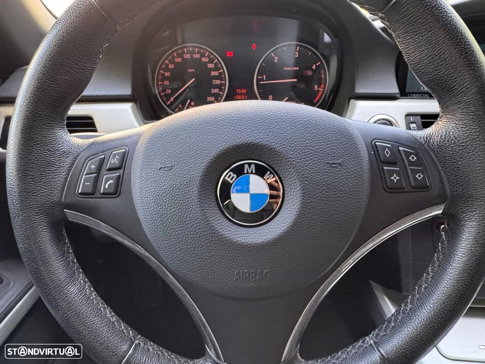 BMW 320 d Cabrio Intense - 20