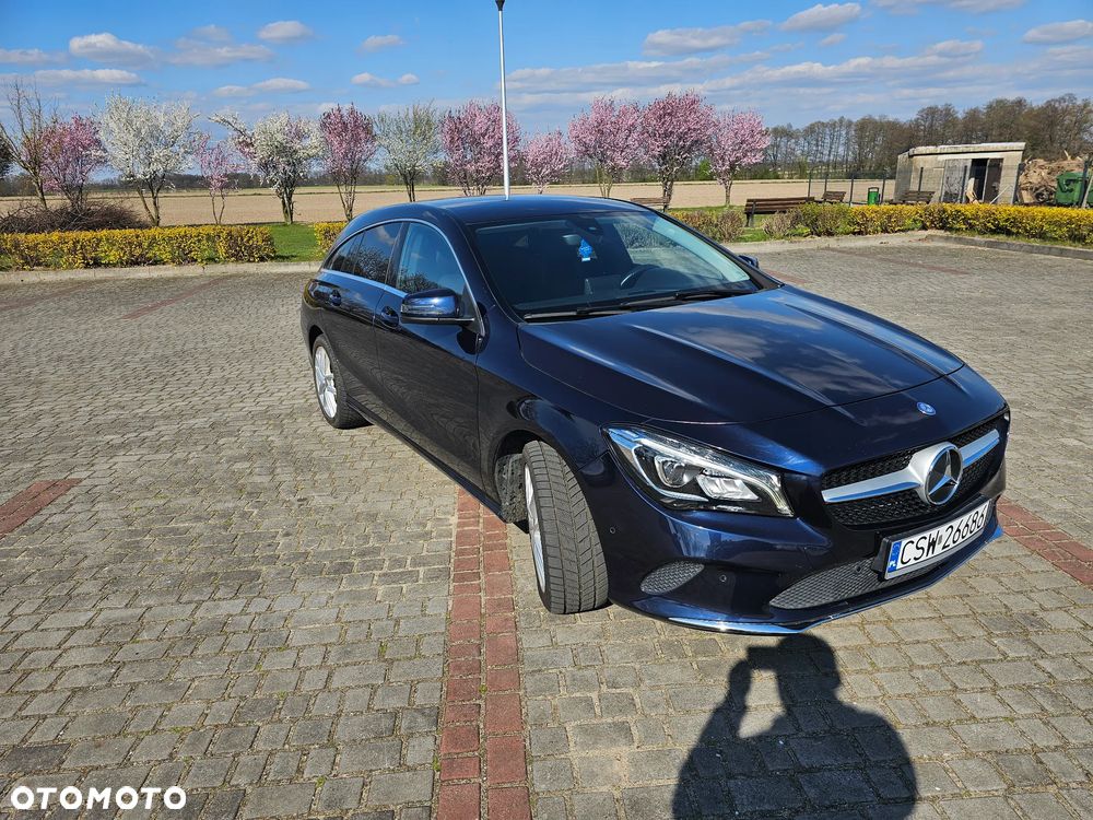 Mercedes-Benz CLA 180 7G-DCT - 3