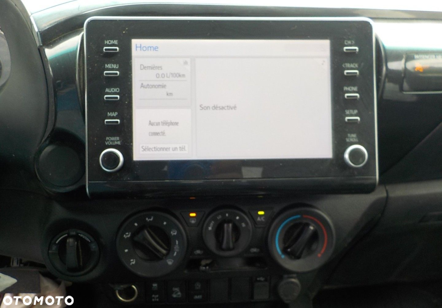 Toyota Hilux - 30