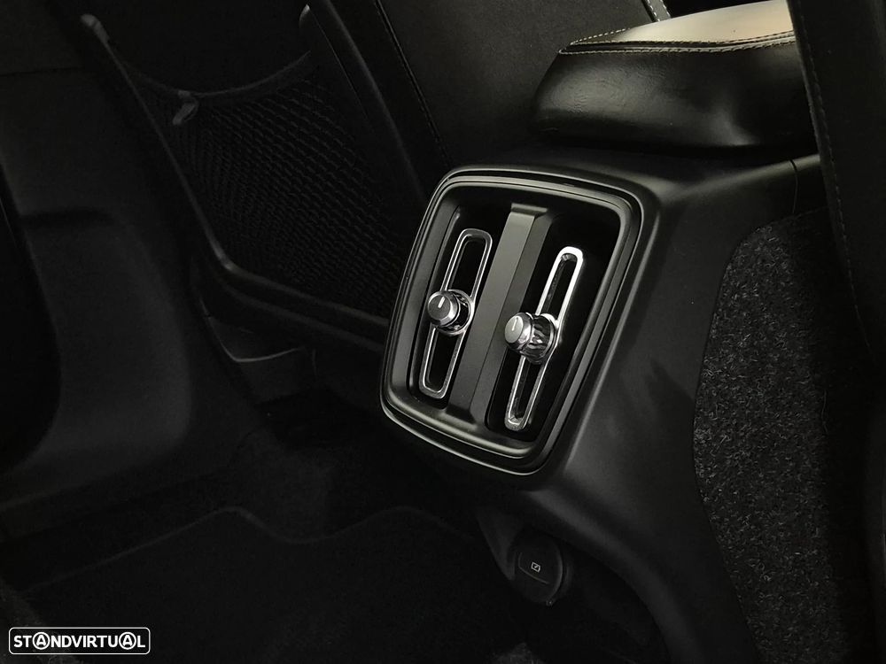Volvo XC 40 1.5 T3 Tech Edition - 43