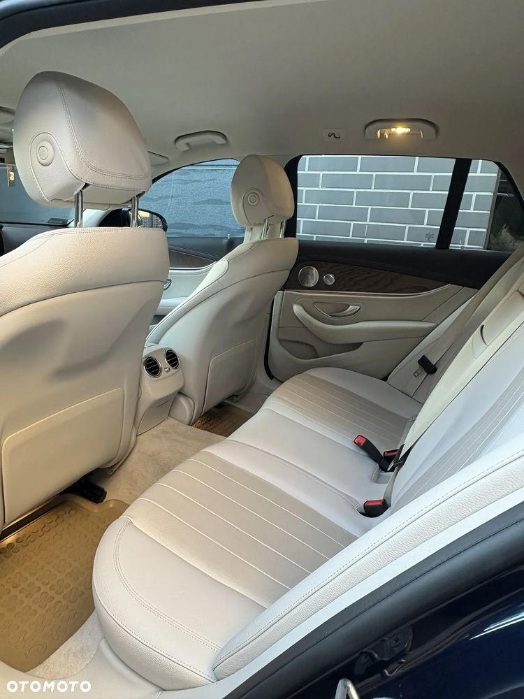 Mercedes-Benz Klasa E 220 d 4-Matic All-Terrain - 16