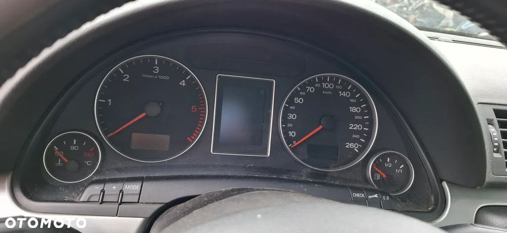 Licznik Audi A4 B7 2,0 Quatro - 1