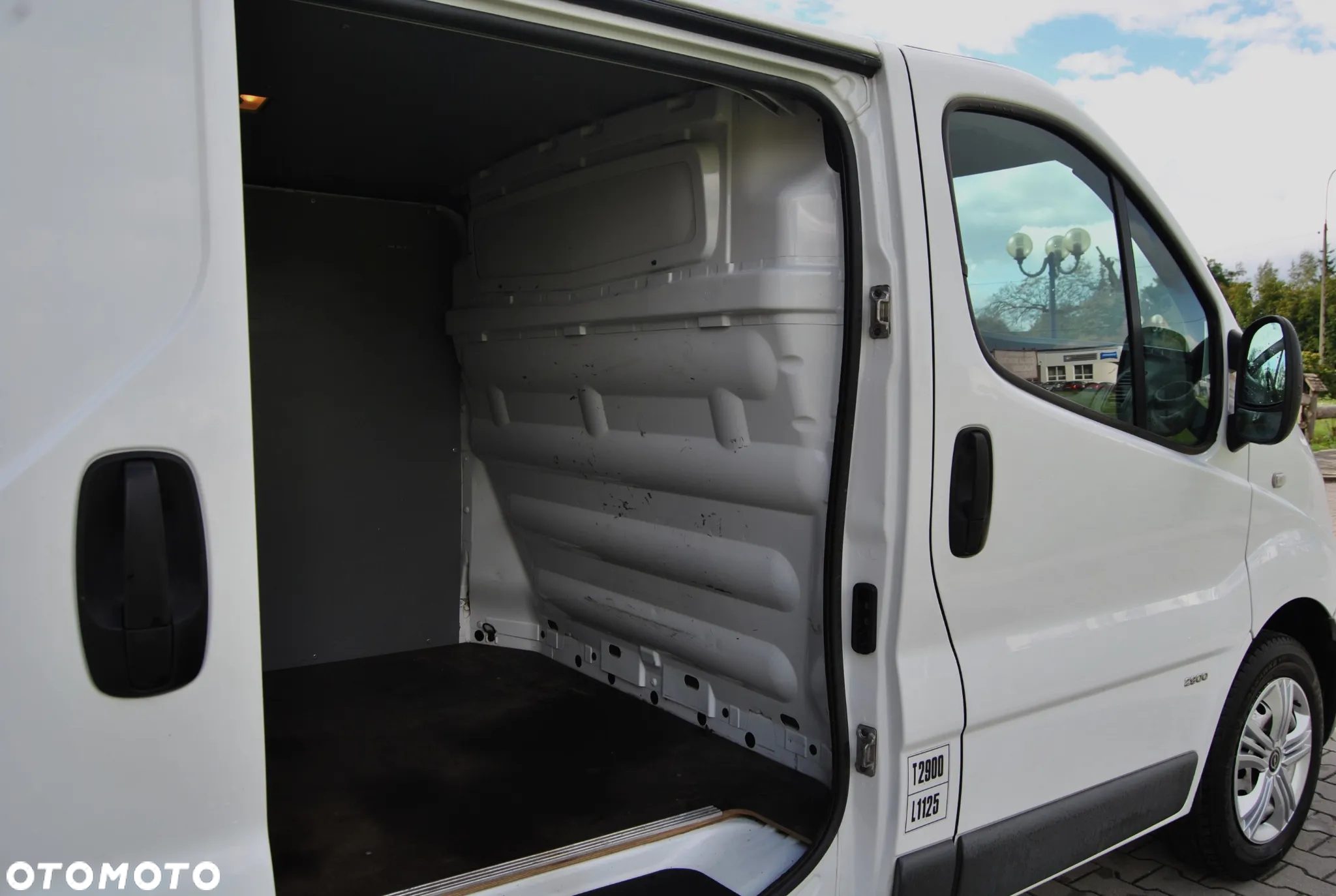 Opel Vivaro - 10