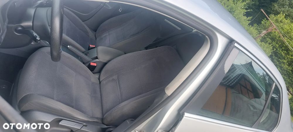 Volkswagen Jetta 1.9 TDI United - 14