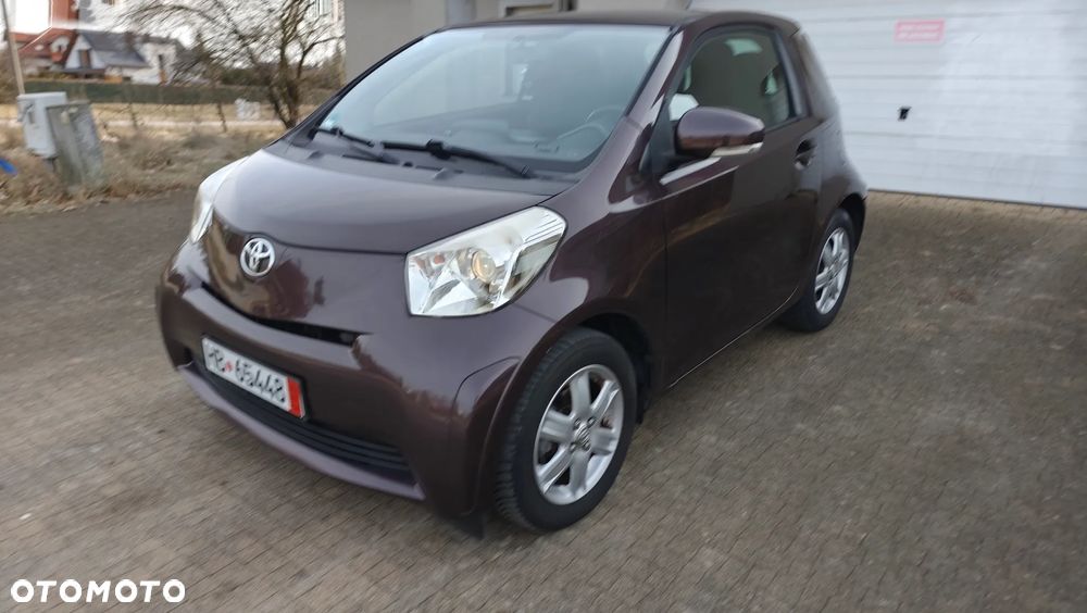Toyota iQ - 2
