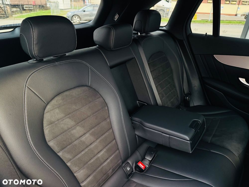 Mercedes-Benz GLC 220 d 4Matic 9G-TRONIC AMG Line Plus - 34