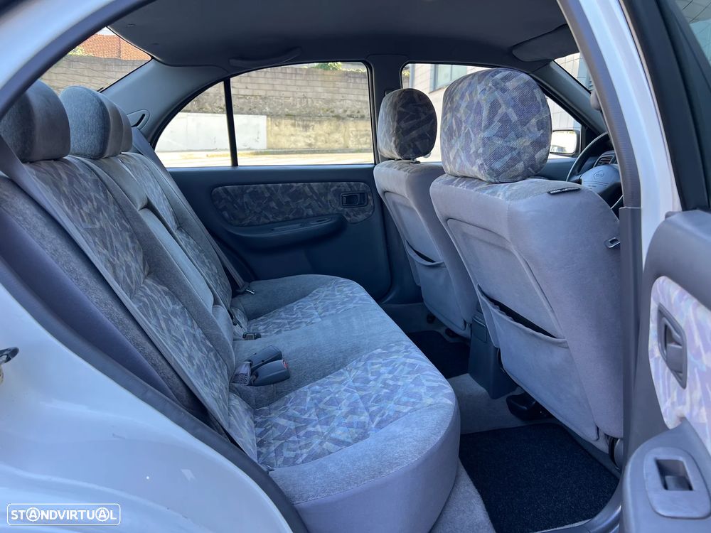 Nissan Almera 1.4 SLX AC - 11